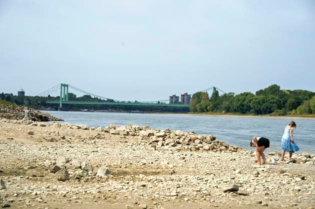 The Rhine in Cologne is at an all-time low. Overnight into Sunday, the water level dropped to just 45 centimeters, well below the previous record low. This is becoming an increasing problem for shipping. Cologne, August 16, 2026 Foto:xC.xAdolph xFuturexImagex niedrigwasser_6869