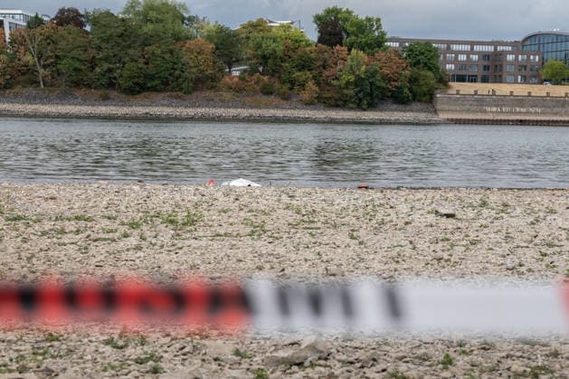 Controlled detonation of a World War II bomb in the Rhine at the Rheinaue in Bonn on August 17, 2026. Following the discovery of a 125-kilogram British incendiary bomb fr Copyright: xMarcxJohnx