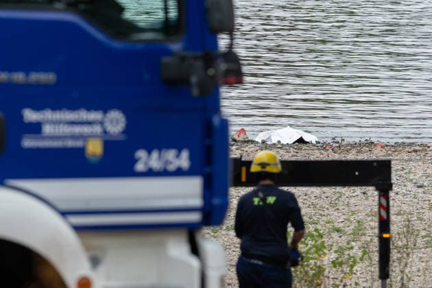 Controlled detonation of a World War II bomb in the Rhine at the Rheinaue in Bonn on August 17, 2026. Following the discovery of a 125-kilogram British incendiary bomb fr Copyright: xMarcxJohnx