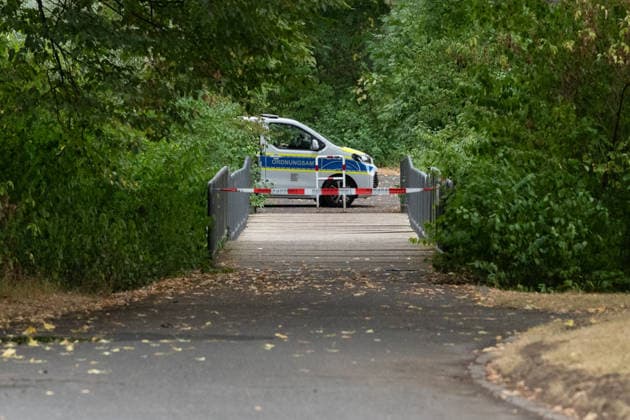 Controlled detonation of a World War II bomb in the Rhine at the Rheinaue in Bonn, August 17, 2026. After a 125-kilogram British incendiary bomb from World War II was fou Copyright: xMarcxJohnx