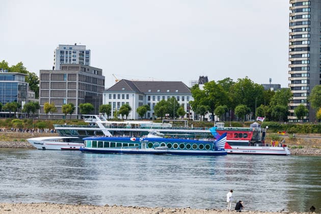 Record-Low Water Level on the Rhine: Exposed riverbed on the Deutz bank of the Rhine, August 16, 2026. View from the Deutz bank of the Rhine toward Cologne Cathedral, showing the Rhine’s riverbed exposed due to Copyright: xMarcxJohnx