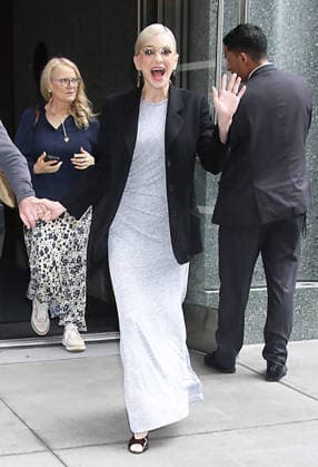 NEW YORK, NY - AUGUST 17: Anna faris seen at ABC Studios in New York City on August 17, 2026. Copyright: xRWx