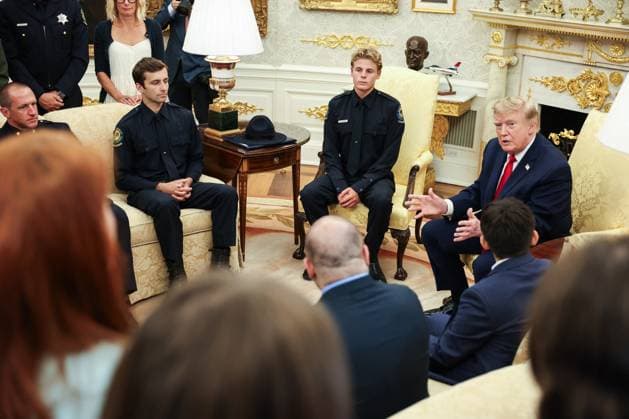 DC: President Donald Trump hosts Lifeguard Ryder Williams in the Oval Office United States President Donald J Trump hosts Lifeguard Ryder Williams in the Oval Office of the White House in Washington, DC on August 17, 2026. Ryder Williams, a 16-year-old lifeguard, saved the life of 10-year-old Nathaniel Rai at Seabright Beach in Santa Cruz, California, on July 25. Credit: CNP AdMedia. 18 Aug 2026 Pictured: Trump.  Copyright: xThexMegaxAgencyxAdMediax xMEGAx