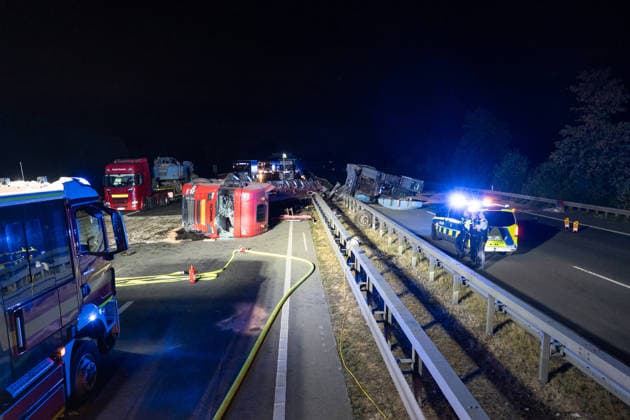 A2: Unbelievably extensive damage following an accident involving a heavy-haul truck near Kamen; A2 closed in both directions for a very long time 7aIMG 0569955 A2: Unbelievably extensive damage following an accident involving a heavy-haul truck near Kamen; A2 closed in both directions for a very long time North Rhine-Westphalia, Kamen Copyright: 7aktuell.dex xMarcxGruber 0569955 20260818_7a_express_20260818_8456_569955