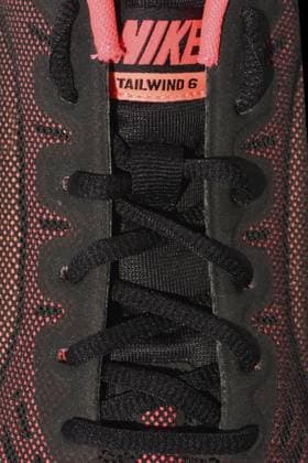 Nike Tailwind 6 Logo Etikett auf rosafarbenen Air Max Herren Turnschuhen im mehrfarbigen Design Nike Tailwind 6 logo label on pink Air Max multi-colour design men s trainers Copyright: imageBROKER OgiexTrinford iblzkm18777586