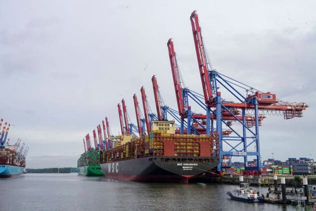 CNTV VERDI Container Ship Annamaria at the Port of Hamburg on Burchardkai, HHLA Container Terminal; warning strike by port workers on August 18, 2026, at the Port of Hamburg; slogan: 24 hours, 3 shifts ; warning strike during collective bargaining negotiations for seaports; VERDI calls for a warningstrike at the Port of Hamburg: a 24-hour warning strike in Hamburg, Germany