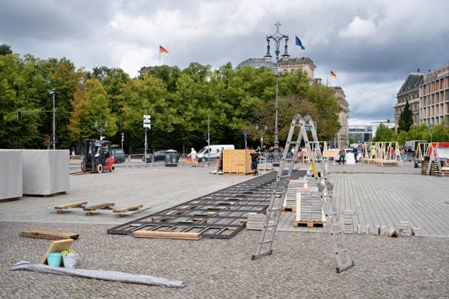 Berlin, August 18, 2026, Brandenburg Gate, Platz des 18. März, 65th Anniversary of the Construction of the Berlin Wall: Temporary Memorial Site Featuring a Large-Scale Installation and Open-Air Exhibition by Kulturprojekte Berlin and the Berlin Wall Foundation