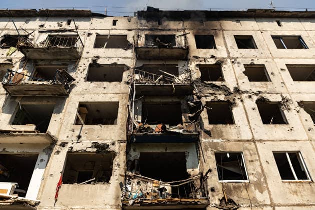 Aftermath of Russian attack on Ukraine s Kramatorsk KRAMATORSK, UKRAINE - AUGUST 18: A view of a destroyed and burning residential building following a Russian airstrike in Kramatorsk, Ukraine, on August 18, 2026. Francisco Richart Anadolu Kramatorsk Ukraine. Editorial use only. Please get in touch for any other usage.  Copyright: x2026xAnadoluxFranciscoxRichartx