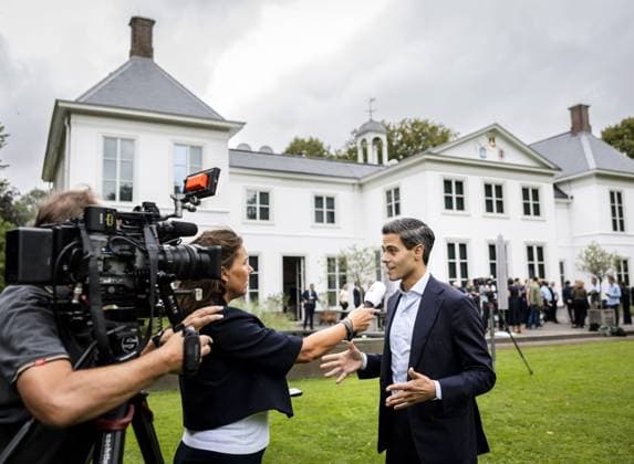 THE HAGUE - Prime Minister Rob Jetten speaks with journalists after an informal meeting at the Catshuis in preparation for the upcoming political year. REMKO DE WAAL ANP netherlands out - belgium out  Copyright: xx x565750650x originalFilename: 565750650