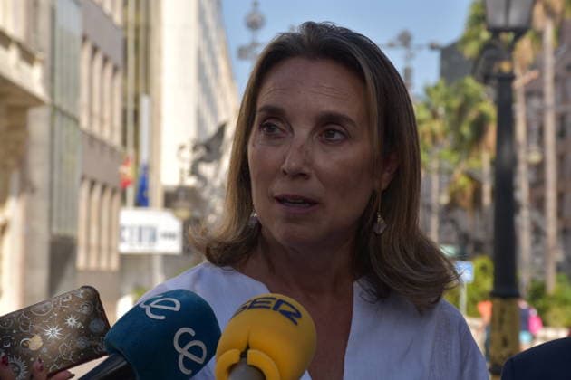 Gamarra Visits Ceuta to See the Humanitarian Crisis Firsthand The PP’s Deputy Secretary for Institutional Regeneration, Cuca Gamarra, speaks to the media, following a meeting with Ceuta’s president, Juan Jesús Vivas, at the PP Ceuta headquarters on August 18, 2026, in Ceuta, Spain. Gamarra visited the autonomous city to gain firsthand insight into the humanitarian crisis affecting the region after thousands of migrants swam across the Tarajal Strait on July 30 and 31. During her visit, Gamarra met with the president of Ceuta and with representatives of associations and unions of the Civil Guard and the National Police. AUGUST 18, 2026 CEUTA PP POPULAR PARTY VIVAS Gabriela Sardá Nún Ceuta Ceuta, Spain Copyright: xGabrielaxSardaxNunezx 7720083