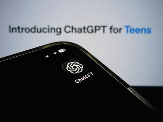 August 19, 2026, Taichung, Taiwan: ChatGPT app icon is displayed on a smartphone backdropped by OpenAI s ChatGPT for Teens introduction banner. Taichung Taiwan - ZUMAc217 20260819_zip_c217_002 Copyright: xAndrexM.xChangx