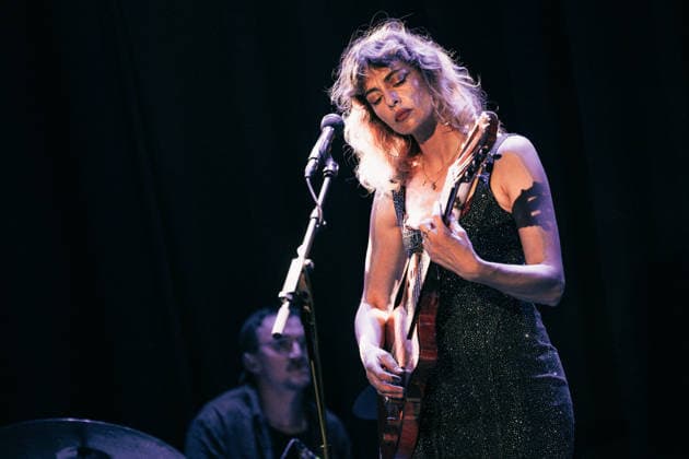 Hannah Cohen performs at Hoxton Hall on August 18, 2026 in London, England. LONDON, ENGLAND - AUGUST 18: Hannah Cohen performs at Hoxton Hall on August 18, 2026 in London, England., Credit:Pupat Chenaksara Avalon UK, London  Copyright: xPupatxChenaksarax xAvalonx PCN_HANNAH_COHEN_LIVE_1125373536