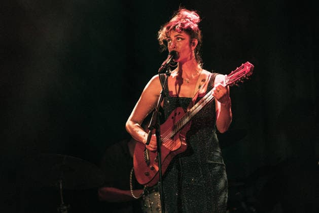 Hannah Cohen performs at Hoxton Hall on August 18, 2026 in London, England. LONDON, ENGLAND - AUGUST 18: Hannah Cohen performs at Hoxton Hall on August 18, 2026 in London, England., Credit:Pupat Chenaksara Avalon UK, London  Copyright: xPupatxChenaksarax xAvalonx PCN_HANNAH_COHEN_LIVE_1125373590