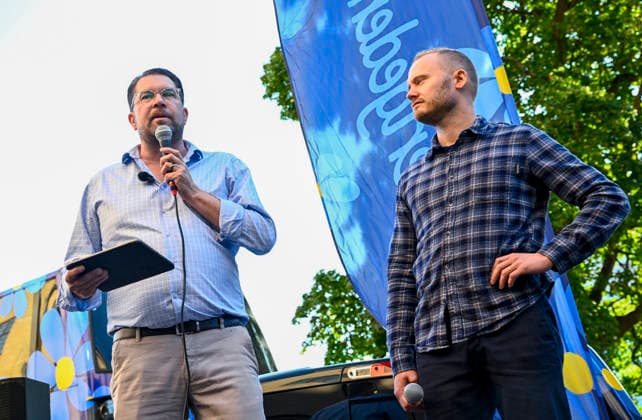 STOCKHOLM, SWEDEN 20260819 Jimmy Akesson, leader of the Sweden Democrats, and Henrik Vinge, spokesperson for legal policy, present an election pledge outside the District Court in Stockholm STOCKHOLM SWEDEN x10080x  Copyright: xFredrikxSandberg TTx SD PRESETERAR VALLÖFTE 9qrx5VkNNgQ