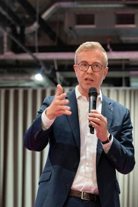 Berlin, August 18, 2026—Bitkom Policy Pitch for the 2026 Berlin House of Representatives election at Delta Campus Neukölln; Stefan Evers, the Berlin CDU’s top candidate for the 2026 Berlin House of Representatives election, is in attendance.
