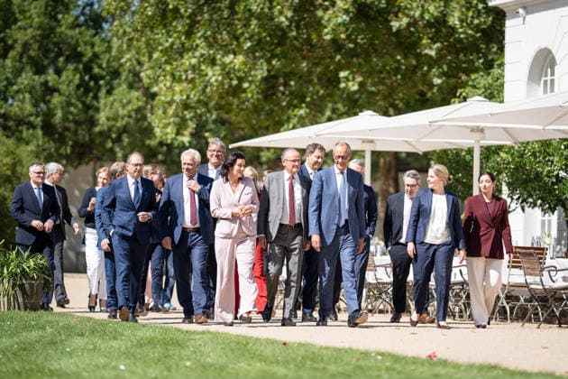 Chancellor Friedrich Merz with his cabinet members in the garden of Neuhardenberg Castle; closed-door cabinet meeting of the German federal government at Neuhardenberg Castle, Märkisch Oderland, Brandenburg, Germany; Neuhardenberg Castle