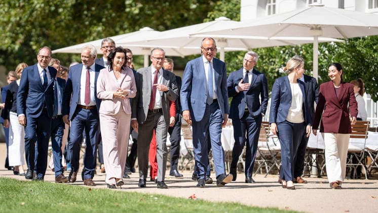 Chancellor Friedrich Merz with his cabinet members in the garden of Neuhardenberg Castle; German Federal Government cabinet retreat at Neuhardenberg Castle, Märkisch Oderland, Brandenburg, Germany; Neuhardenberg Castle