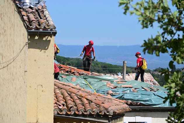 News Bilder des Tages Tornado Aftermath - Pomas Damages are seen following a tornado that struck the Aude department on August 24, 2026, in Pomas, southwestern France on August 25, 2026, as the village takes stock of the destruction with 39 people injured, two of whom are in critical condition, and 300 homes affected according to the prefecture. Photo by Pascal Rodriguez ABACAPRESS.COM Pomas Aude France  Copyright: xRodriguezxPascal ABACAx