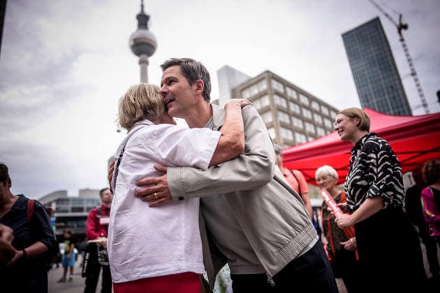 Steffen Krach, the SPD s lead candidate for the Berlin House of Representatives election on September 20, 2026, at a street campaign event titled Krach Against Nazis on August 28, 2026, at various locations in Berlin. Photographed on behalf of the SPD Berlin, Berlin, Germany Copyright: xDominikxButzmannx