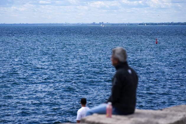 Daily Life in Toronto TORONTO, CANADA - AUGUST 28 : People enjoy a sunny day along the north shore of Lake Ontario in Toronto, Canada on August 28, 2026. Canada s Prime Minister Mark Carney on Thursday rejected US President Donald Trump’s move to rename Lake Ontario Lake America, saying Canadians will continue to use the lake’s longstanding name. Mert Alper Dervis Anadolu Toronto Canada. Editorial use only. Please get in touch for any other usage.  Copyright: x2026xAnadoluxMertxAlperxDervisx