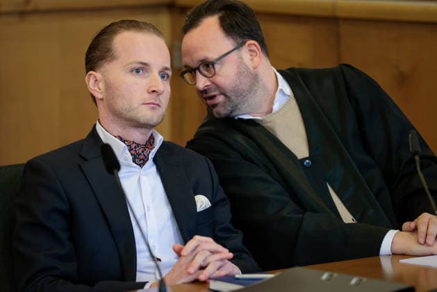 Wind Power Fraudster Hendrik Holt: Wind power fraudster Hendrik Holt (left) and his defense attorney, Maximilian Pancic, await the testimony of for