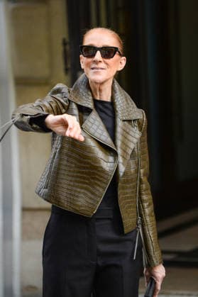 Céline Dion was cheered by her fans as she left the Royal Monceau luxury hotel in Paris, France, on August 31, 2026. Céline Dion is making her grand return to the stage in Paris with a series of exceptional concerts at the Paris La Défense Arena from September 12 to October 17, 2026. Sixteen exclusive dates in September and October 2026, as well as ten dates in May 2027, for a show that is already shaping up to be historic. Bestimage Canadian singer Céline Dion is acclaimed by fans as she leaves the Royal Monceau luxury hotel in Paris, France, on August 31, 2026. Céline Dion is making her grand return to the stage in Paris with a series of extraordinary concerts at the Paris La Défense Arena from September 12 to October 17, 2026. Sixteen e Copyright: xAgencex xBestimagexAgencex xBestimagex