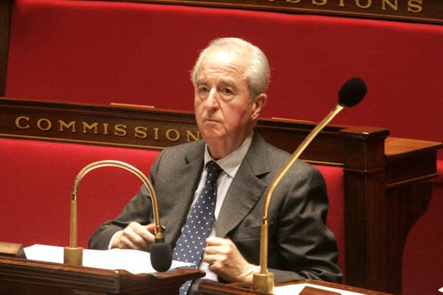 File - Edouard Balladur Paris (75) Assemblee Nationale 14 10 04 Edouard Balladur sur les bancs de l Assemblee lors du debat sur l adhesion de la Turquie a la Communaute europeenne. Photo by Martin A ANDBZ ABACAPRESS.COM France  Copyright: xANDBZ ABACAx
