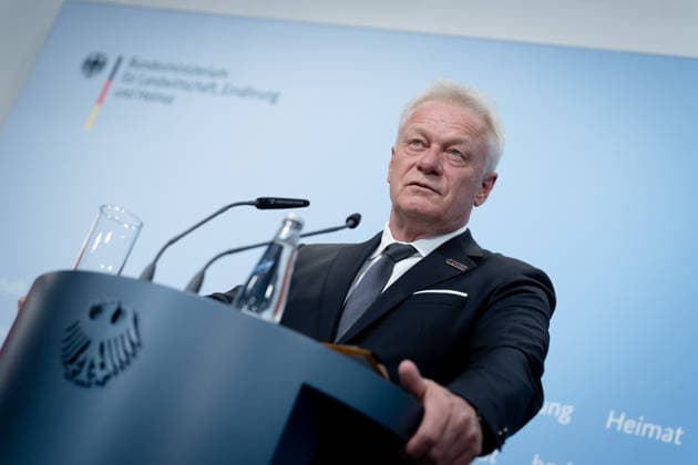 Alois Rainer, Federal Minister of Food and Agriculture, Berlin; Federal Ministry of Agriculture, Food, and Home Affairs (BMLEH); press conference; Alois Rainer, Federal Minister of Food and Agriculture, Berlin; Berlin, GER