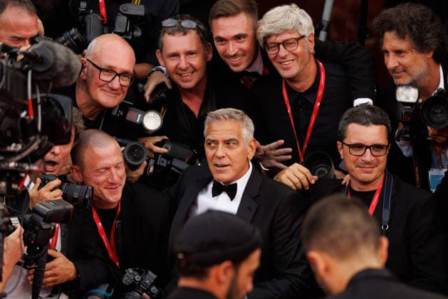 IPA88041985 - VENICE, ITALY - SEPTEMBER 2: Amal Clooney (L) and George Clooney attend the red carpet event for George Clooney’s Golden Lion for Lifetime Achievement during the 83rd Venice International Film Festival at the Sala Grande on September 2, 2026, in Venice, Italy. Photo: Cinzia Camela.  Copyright: xCinziaxCamela LiveMediax xCinziaxCamela LiveMediax 88041985