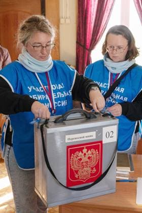 Russia Parliamentary Election Early Voting 9235682 03.09.2026 Members of the Yelizovo Election Commission seal up a ballot box during early voting in remote and hard-to-reach areas for elections to the ninth State Duma and the fifth Kamchatka Regional Legislative Assembly, at the Semyachik Marine Hydrometeorological Station, Kamchatka Territory, Russia. Alexandr Piragis Sputnik Kamchatka Region Russia  Copyright: xAlexandrxPiragisx