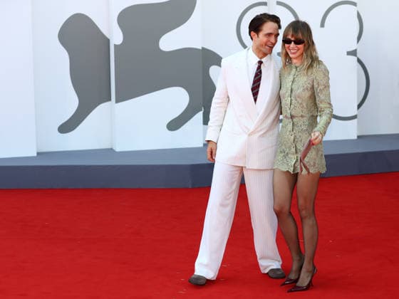 September 5, 2026, Venice Lido, Veneto, Italy: SUKI WATERHOUSE and ROBERT PATTINSON during the It Will Happen Tonight photocall at the 83rd Venice Film Festival at Sala Grande in Venice Lido, Italy Venice Lido Italy  - ZUMAc179 20260905_zep_c179_209 Copyright: xMickaelxChavetx