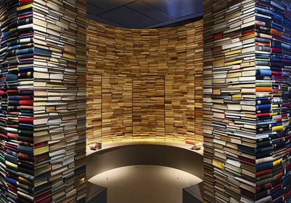 Begehbarer Turm aus Büchern, Thema Bibliothek, Forum Wissen, Göttingen, Stadt des Wissens, Niedersachsen, Deutschland Accessible tower of books, library theme, Forum Wissen, Göttingen, City of Knowledge, Lower Saxony, Germany Copyright: imageBROKER StefanxZiese iblszi18978567