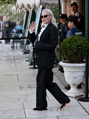 IPA88228475 - Venice, 83rd Venice International Film Festival 2026 - Day 6 - Arrivals at the Hotel Excelsior s pier. Pictured: Pamela Anderson  Copyright: xSIMONExCOMIx xx 88228475
