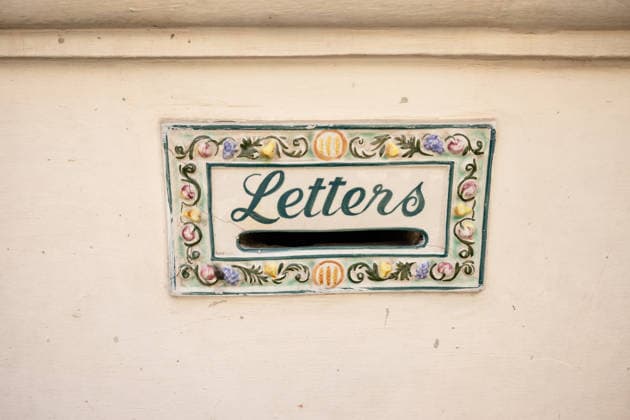 Ornate hand painted ceramic letter mail slot Rabat, Western Region, Malta R_MCKJ260902-2105782-01 ,model released, Symbolfoto ,property released