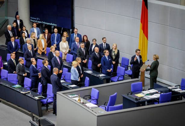 Carsten Linnemann (CDU) being sworn in as Federal Minister of Health at the German Bundestag in Berlin, Germany Copyright: xThomasxImox