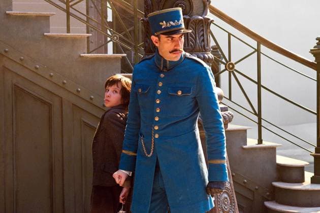 2011 - Hugo - Movie Set RELEASE DATE: November 23, 2011 TITLE: Hugo aka The Invention of Hugo Cabret STUDIO: Paramount Pictures DIRECTOR: Martin Scorsese PLOT: Set in 1930s Paris, an orphan who lives in the walls of a train station is wrapped up in a mystery involving his late father and an automaton PICTURED: ASA BUTTERFIELD and SACHA BARON COHEN Copyright: xParamountxPicturesx