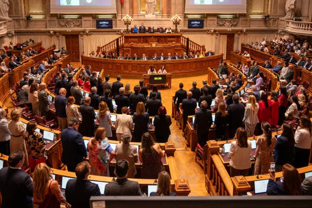 September 8, 2026, Lisbon, Lisbon, Portugal: Deputies standing up to vote against the motion of censure against the government at the Assembly of the Republic in Lisbon. Lisbon Portugal - ZUMAr238 20260908_zip_r238_048 Copyright: xRicardoxRochax