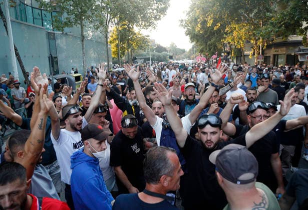 Proteste in front of the Albanian Parliament in Tirana, Albania. Protesters shout slogans during a demonstration near the Albanian Parliament in Tirana, on September 8, 2026, against the government, following months of protests against a planned luxury tourism complex project in the protected area of Narta Lagoon in the city of Vlore, backed by a company linked to US President Donald Trump s son-in-law, Jared Kushner, and his wife, Ivanka Trump. Light Studio Agency Malton Dibra Tirana Albania Copyright: xLightxStudioxAgencyx xMaltonxDibrax
