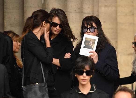Jean-Paul Rappeneau Funeral - Paris Isabelle Adjani during the funeral of Jean-Paul Rappeneau, French director and screenwriter, at the Saint-Sulpice church in Paris, France, on September 10, 2026. The director of Cyrano de Bergerac, Jean-Paul Rappeneau, has died at the age of 94. Photo by Eliot Blondet ABACAPRESS.COM Paris France  Copyright: xBlondetxEliot ABACAx