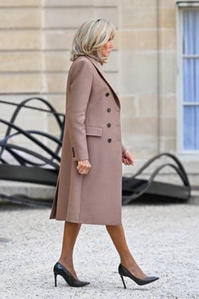 The French president and his wife, First Lady Brigitte Macron, welcome the president of Vietnam and his wife to the Élysée Palace in Paris, France, on September 10, 2026. The French president and his wife, Brigitte Macron, welcome the president of Vietnam and his wife to the Élysée Palace in Paris, France, on September 10, 2026 Paris, France Copyright: xChristianxLiewigx xBestimagexChristianxLiewigx xBestimagex
