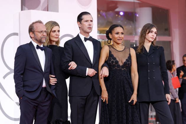 Venice 2026 Screening NB Nicolas Pariser, Chiara Mastroianni, Melvil Poupaud, Léonie Simaga and Clara Pacini attending the Un Peu Avant Minuit Red carpet as part of the 83th Venice International Film Festival at the Lido in Venice, Italy on September 10, 2026. Photo by Nasser Berzane ABACAPRESS.COM Venice Italy  Copyright: xBerzanexNasser ABACAx