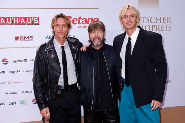 Rea Garvey with Lucas Hain and Felix Hain of Fast Boy at the German Radio Awards (Deutscher Radiopreis) ceremony on September 10, 2026, at the Musical Theater an der Elbe in Hamburg. Rea Garvey, Lucas Hain, and Felix Hain arrive for the annual German Radio Awards (Deutscher Radiopreis) ceremony on September 1, 2026, at the Musical Theater an der Elbe in Ham