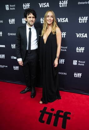 September 10, 2026, Toronto, On, CANADA: Actors Jodie Comer, right, and Harry Melling pose for photograph on the red carpet for the movie Stuffed during the Toronto International Film Festival in Toronto on Thursday, Sept. 10, 2026. Toronto CANADA  - ZUMAc35_ 20260910_zaf_c35_122 Copyright: xNathanxDenettex