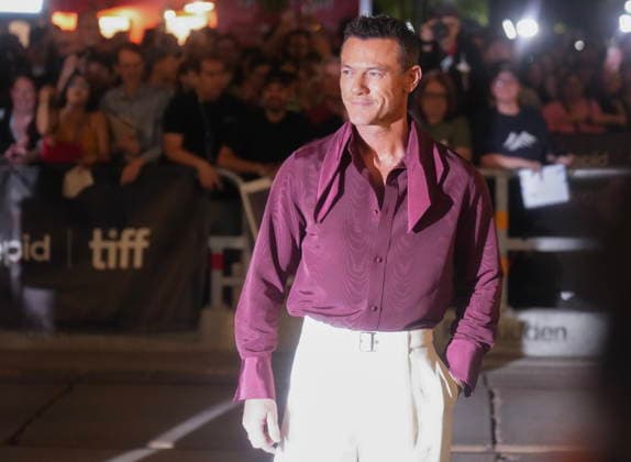 September 10, 2026, Toronto, On, CANADA: Actor Luke Evans poses for photographs on the red carpet for the movie The Housewife during the Toronto International Film Festival in Toronto on Thursday, Sept. 10, 2026. Toronto CANADA  - ZUMAc35_ 20260910_zaf_c35_201 Copyright: xNathanxDenettex