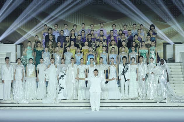 BEIJING, CHINA - SEPTEMBER 10: Models present designs by Liu Li and Zhu Ziyu during the closing show of the 2026 China Fashion Week on September 10, 2026 in Beijing, China. The eight-day event featured over 100 fashion releases and business matching activities involving more than 220 brands.  Copyright: xChinaxNewsxServicex 111665687638