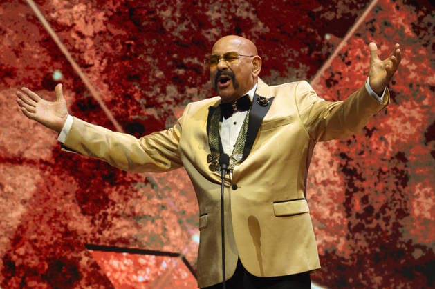 Venezuelan musician Oscar D León performs after receiving a lifetime achievement award during the 39th annual Hispanic Heritage Awards at Orchestra Hall in Minneapolis, United States, 10 September 2026. Hispanic Heritage Awards in Minneapolis !ACHTUNG: NUR REDAKTIONELLE NUTZUNG!  Copyright: xAdamxBettcherx AME6430 20260911-55021366099_1