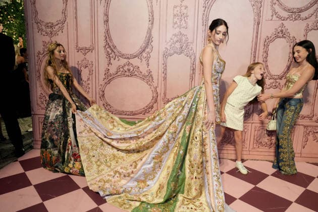 September 10, 2026, New York, Ny, USA: STACEY BENDET and her daughters ELOISE EISNER, , SCARLET EISNER and ATHENA EISNER attend the Alice and Olivia Fashion Presentation,.583 Park Avenue, NYC.September 10, 2026. . Alice and Olivia Fashion Presentation,.583 Park Avenue, NYC.September 10, 2026. New York USA - ZUMAms4_ 20260910_faf_ms4_004 Copyright: xSoniaxMoskowitzxGordonx