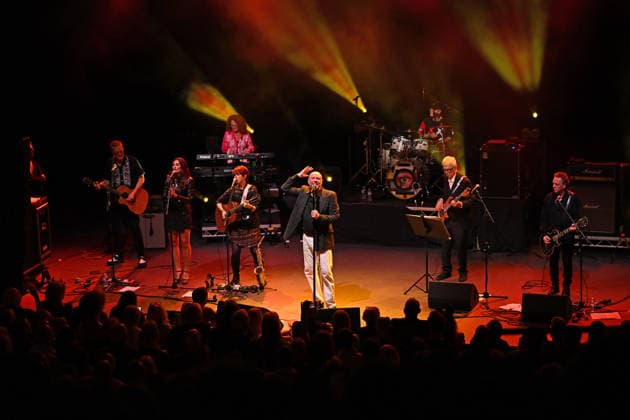 Holy Holy performing at Shepherd™s Bush Empire in London LONDON, ENGLAND - SEPTEMBER 10: Glenn Gregory, Woody Woodmansey, Tony Visconti and James Stevenson of ˜Holy Holy™ performing at Shepherd™s Bush Empire on September 10, 2026 in London, England. CAP MAR MAR Great Britain UK Copyright: xMartinxHarris CapitalxPicturesx