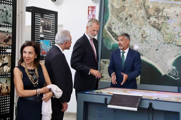 Felipe VI Visits the Rota Base on the 25th Anniversary of the September 11 Terrorist Attacks in the U.S. King Felipe VI (2d), accompanied by Defense Minister Margarita Robles (1i), during the inauguration of the Rota Base Forum Cultural Center and Municipal Museum September 11, 2026, in Rota, Cádiz, Andalusia, Spain After attending the ceremonies honoring the victims of the September 11 terrorist attacks, King Felipe VI also inaugurated the Rota Base Forum Cultural Center and Municipal Museum, which chronicles the evolution of this town as a defensive enclave from the 18th century to the present day, as well as the impact and transformation it underwent following the establishment of the base and more than 60 years of U.S. presence. Septem  Copyright: xNachoxFradex 7765314