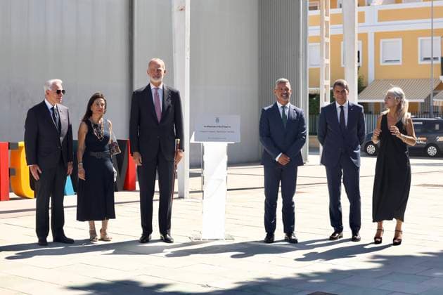 Felipe VI Visits the Rota Base on the 25th Anniversary of the 9 11 Terrorist Attacks in the U.S. King Felipe VI (3i), accompanied by Defense Minister Margarita Robles (2i), during the inauguration of the Rota Base Forum Cultural Center and Municipal Museum on September 11, 2026, in Rota, Cádiz, Andalusia, Spain. After attending the ceremonies honoring the victims of the September 11 terrorist attacks, King Felipe VI also inaugurated the Rota Base Forum Cultural Center and Municipal Museum, which chronicles the town’s evolution as a defensive stronghold from the 18th century to the present day, as well as the impact and transformation it underwent following the establishment of the base and more than 60 years of U.S. presence. September 11,  Copyright: xNachoxFradex 7765328